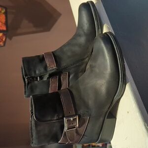 Miz Mooz black ankle boot Size 7.5